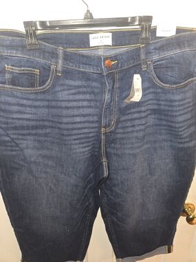Lane Bryant  Women's 18 Petite Dark Blue Capris. New With Tag